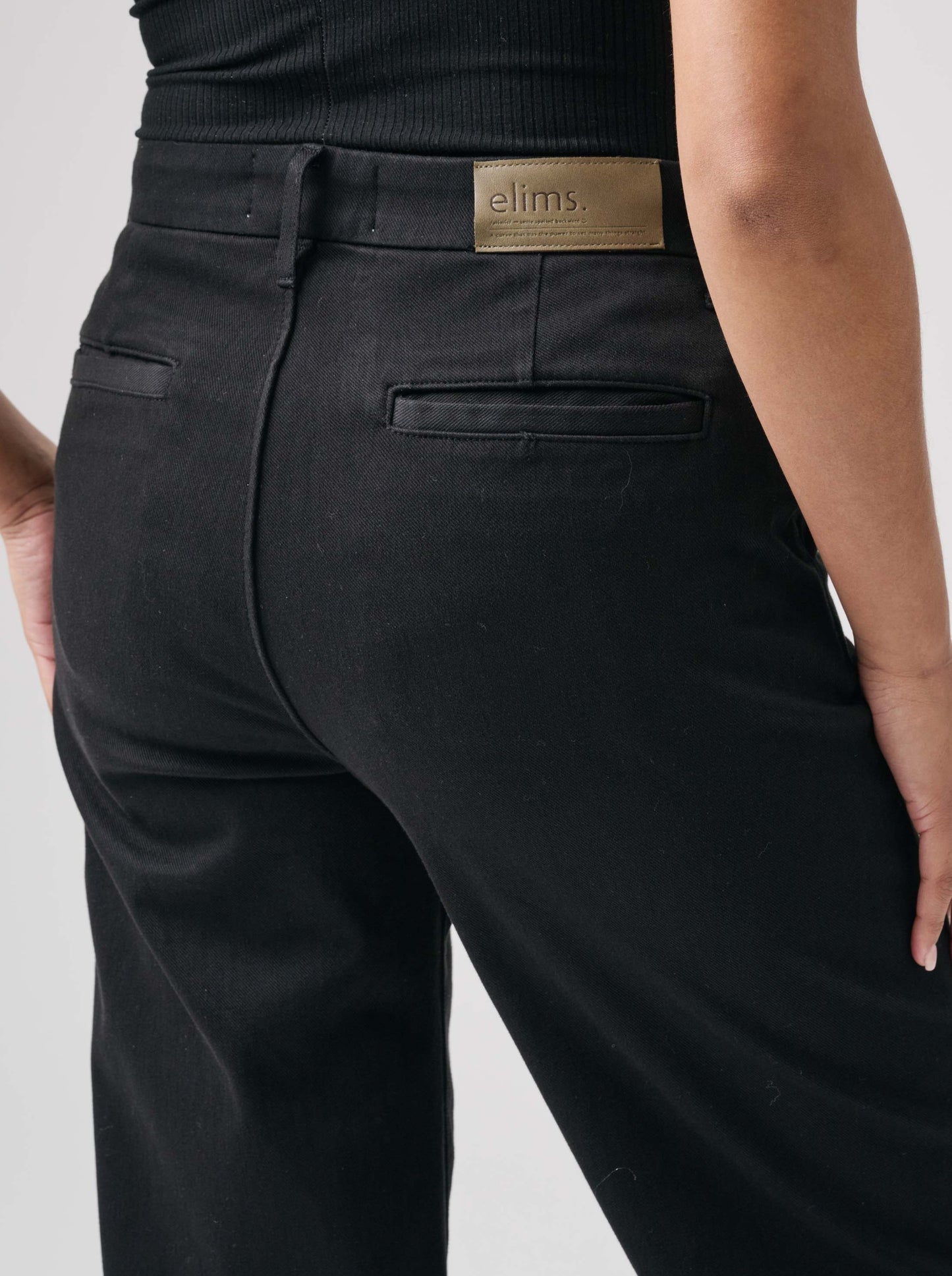 The Malibu Wide Chino Cropped | Jet Black