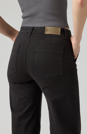 The Malibu Wide Baker  |  Jet Black
